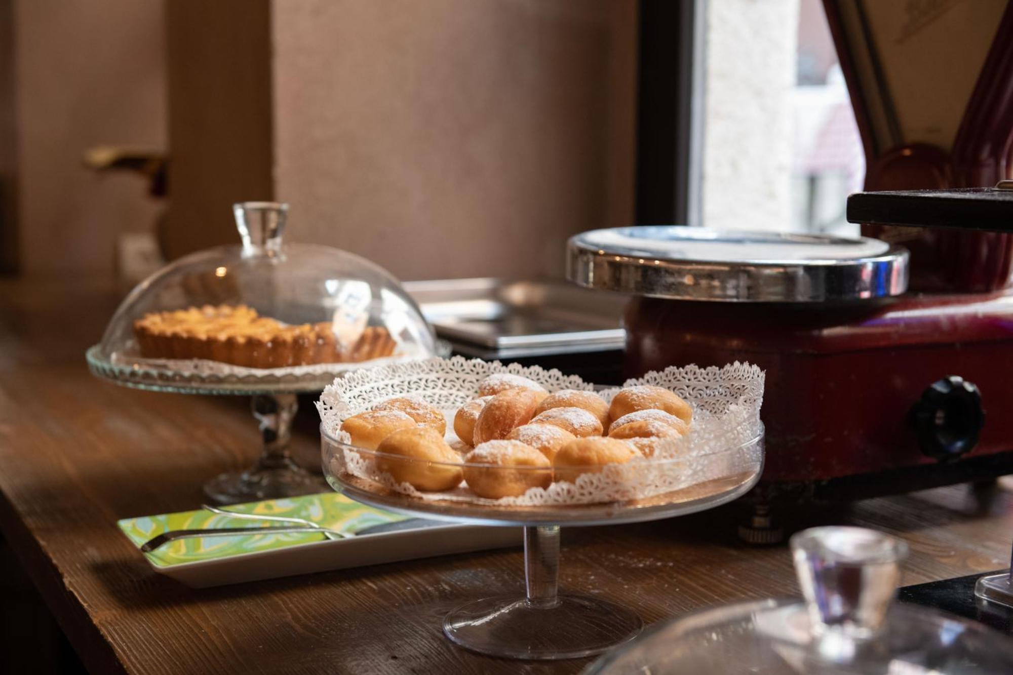 Alessi Hotel Trattoria Desenzano del Garda Luaran gambar