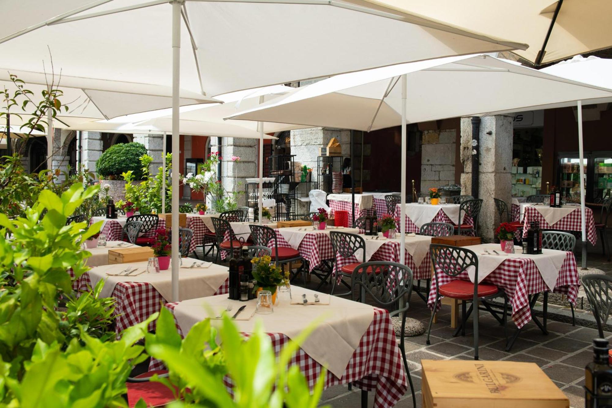 Alessi Hotel Trattoria Desenzano del Garda Luaran gambar