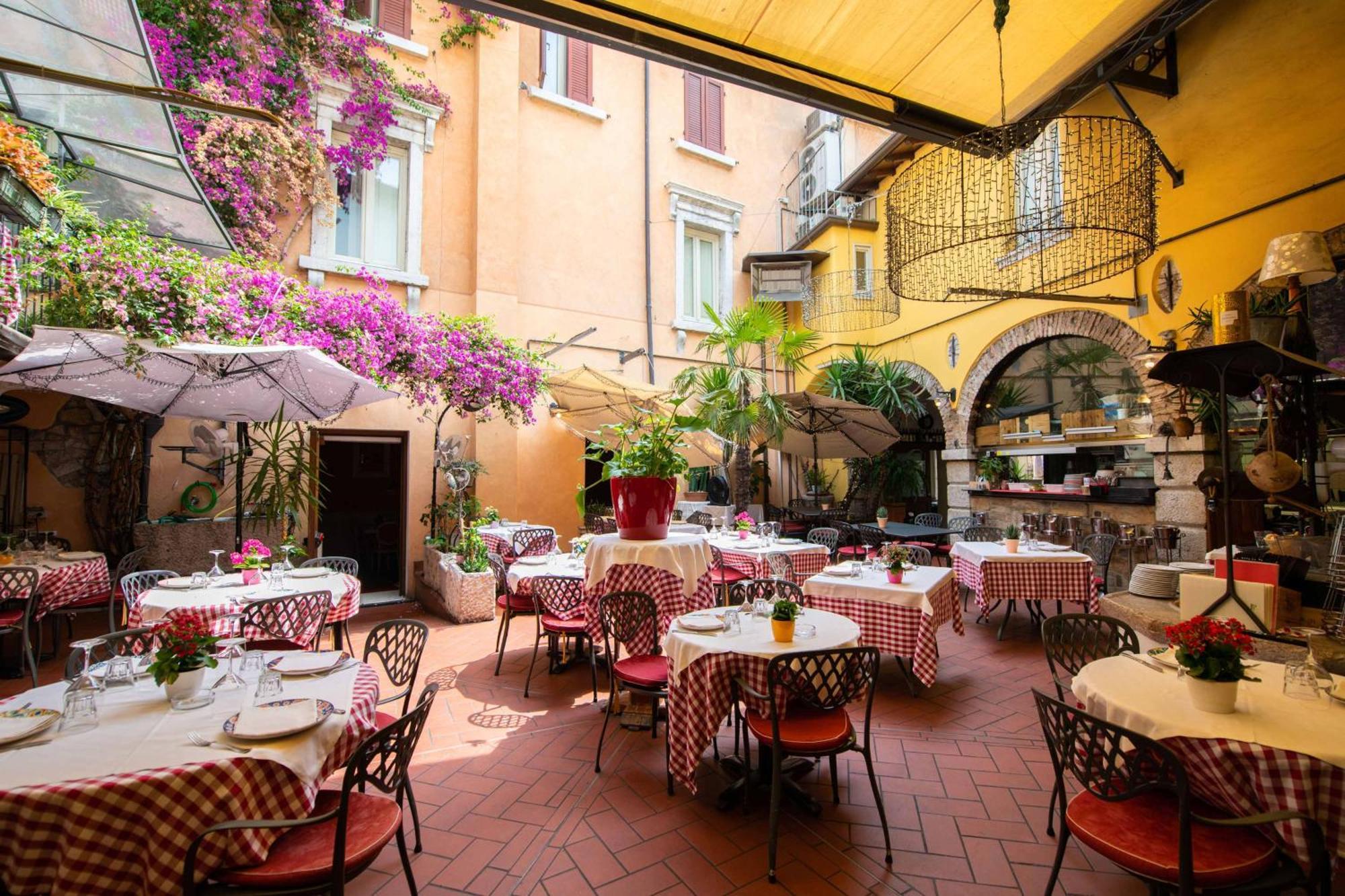 Alessi Hotel Trattoria Desenzano del Garda Luaran gambar
