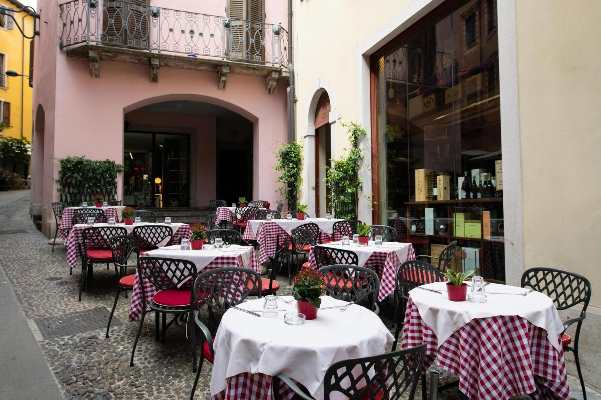 Alessi Hotel Trattoria Desenzano del Garda Luaran gambar