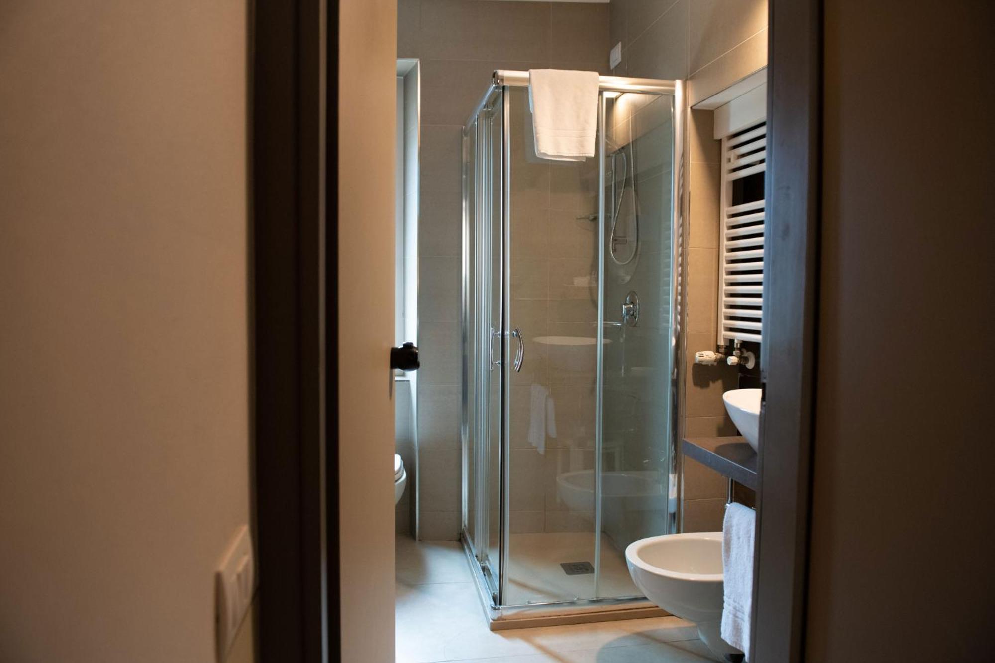Alessi Hotel Trattoria Desenzano del Garda Luaran gambar
