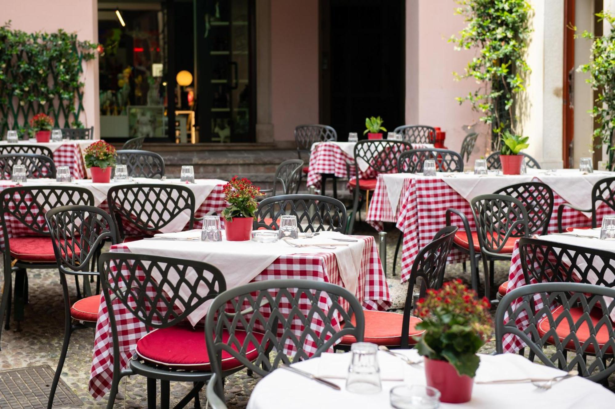 Alessi Hotel Trattoria Desenzano del Garda Luaran gambar