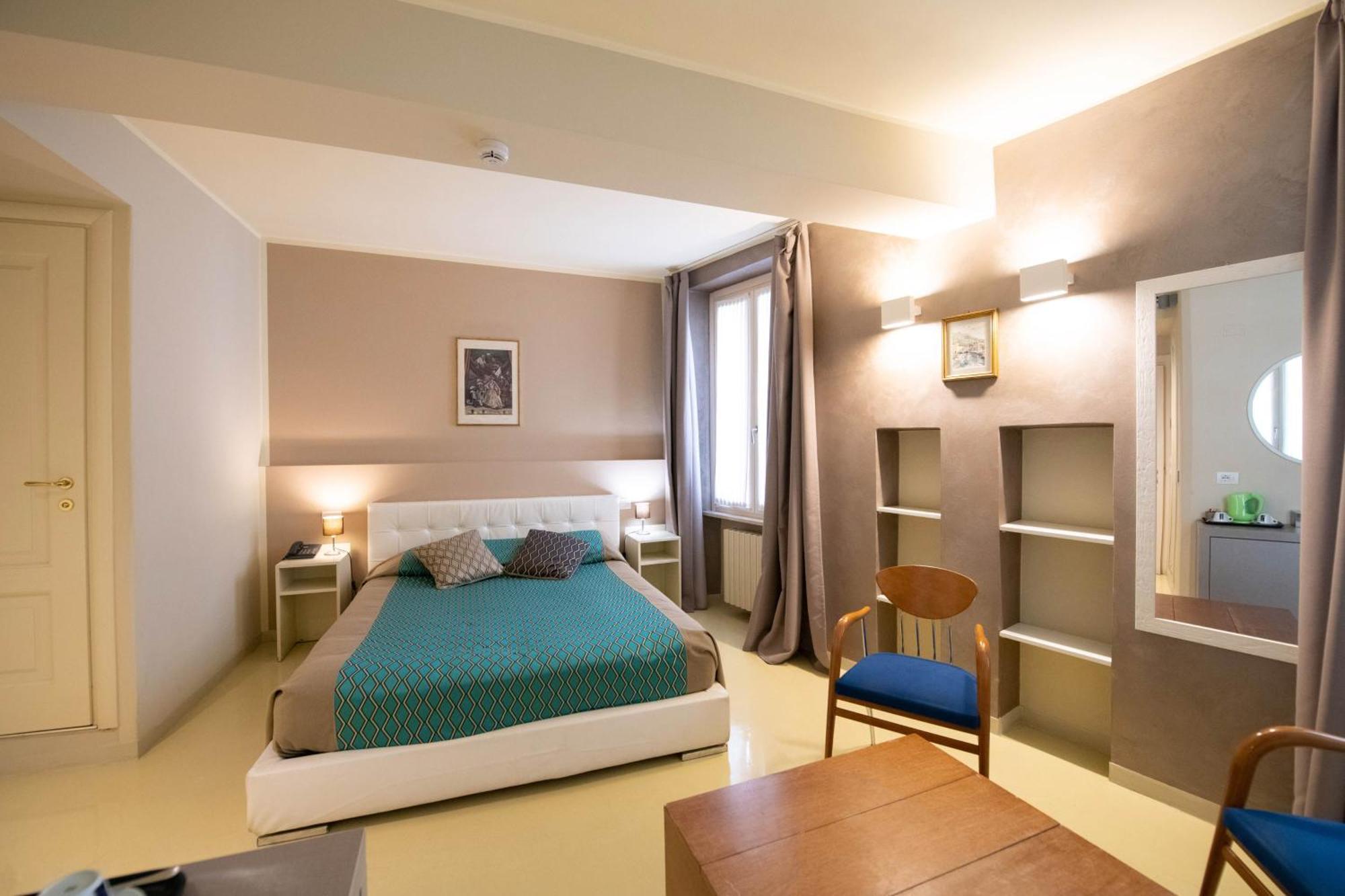 Alessi Hotel Trattoria Desenzano del Garda Luaran gambar
