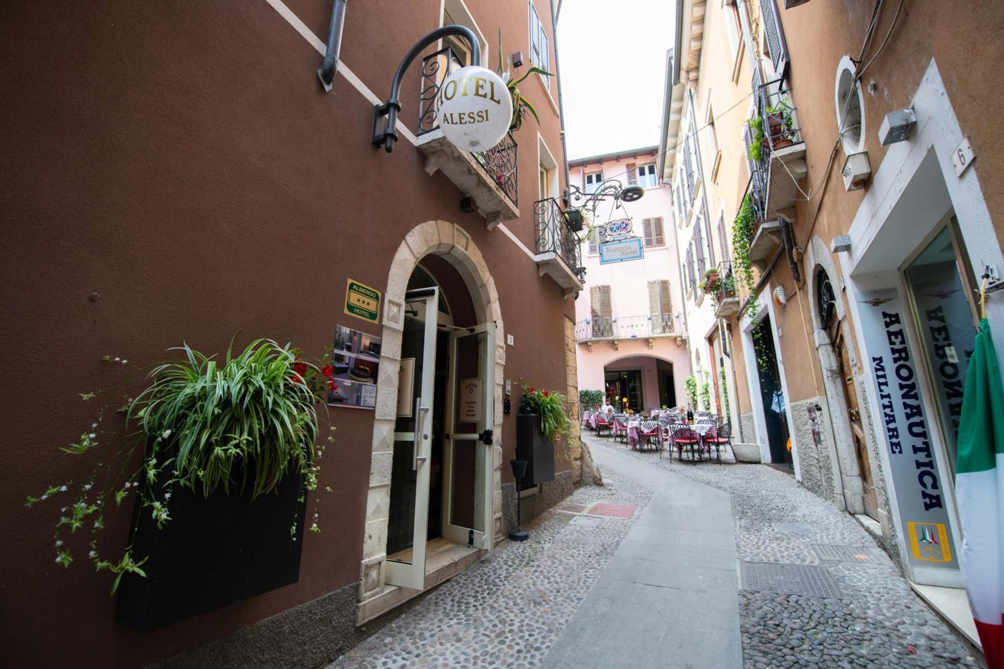 Alessi Hotel Trattoria Desenzano del Garda Luaran gambar