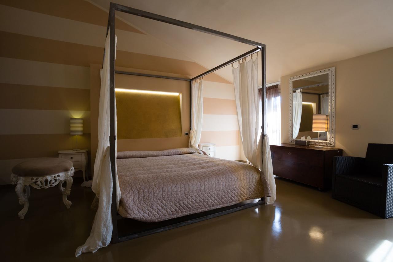 Alessi Hotel Trattoria Desenzano del Garda Luaran gambar