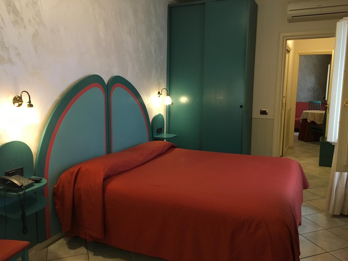 Alessi Hotel Trattoria Desenzano del Garda Luaran gambar